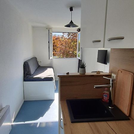 Studio Dans Residence Pour Location Courte Duree Et Etudiants Parking Gratuit Gières Værelse billede